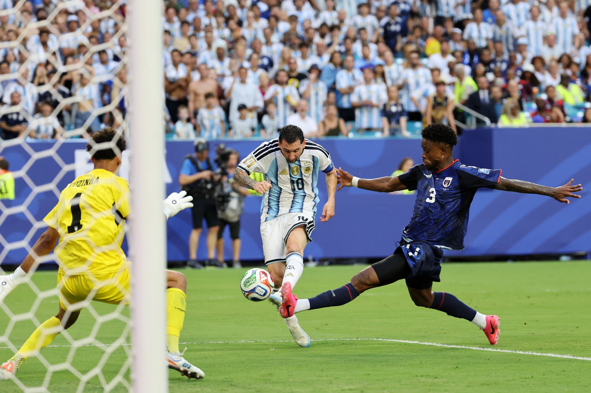 カボベルデが前回王者に惜敗　メッシは最多得点を更新　サッカーW杯