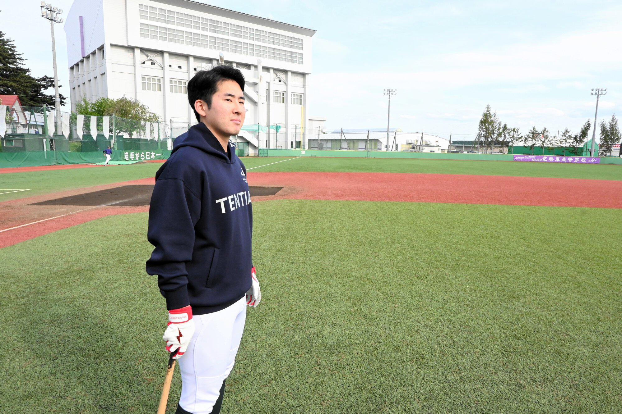 米国の大学への進学が決まった花巻東の前主将、中村耕太朗さん=2026年5月11日、岩手県花巻市、坂田達郎撮影
