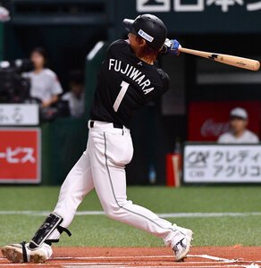 帰って来た｢1番･藤原｣、先頭弾　ロッテ8―1ソフトバンク　プロ野球