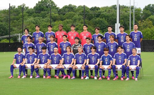 記念撮影に臨むサッカー日本代表(2026年6月撮影)