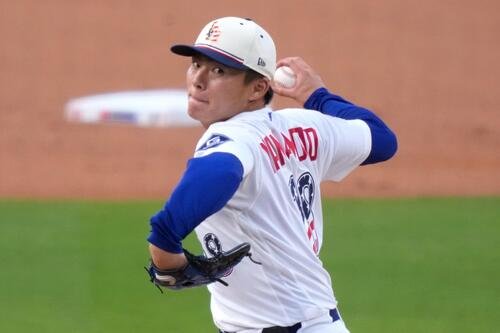 力投するドジャーズ山本由伸(AP)
