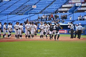5回コールド勝ちを収めた立教池袋ナイン(撮影･平山連)