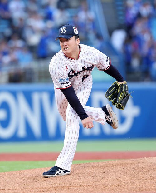 ヤクルト対DeNA　力投するヤクルト先発の吉村貢司郎(撮影･鈴木正人)