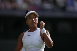 ウィンブルドン選手権4回戦　ポーズを取る大坂なおみ(AP)