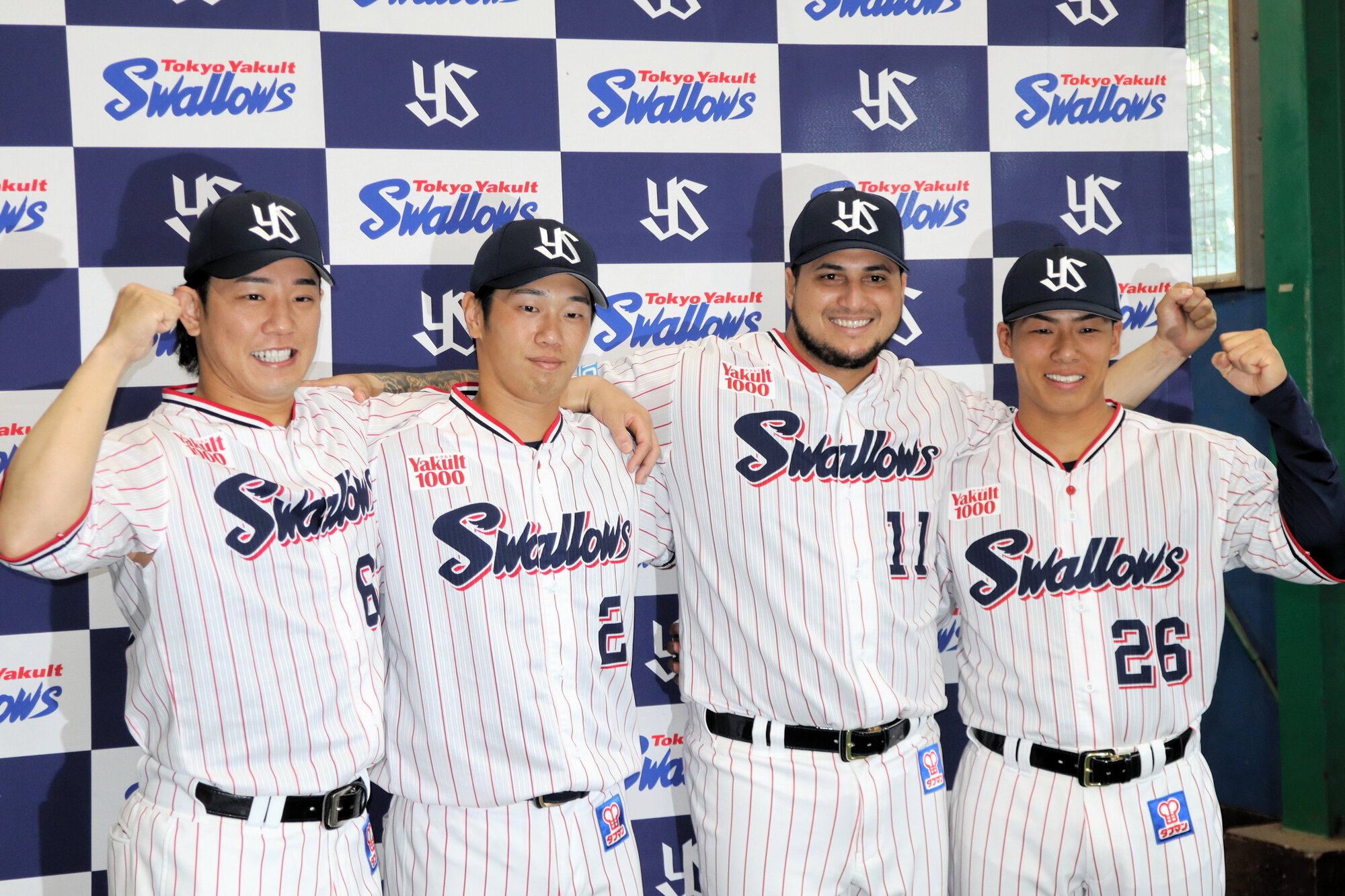 オールスター戦にファン投票で選ばれたヤクルトの選手たち。左から増田珠、古賀優大、ホセ･キハダ、山野太一