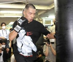 公開練習でサンドバッグ打ちする増田陸(撮影･黒川智章)