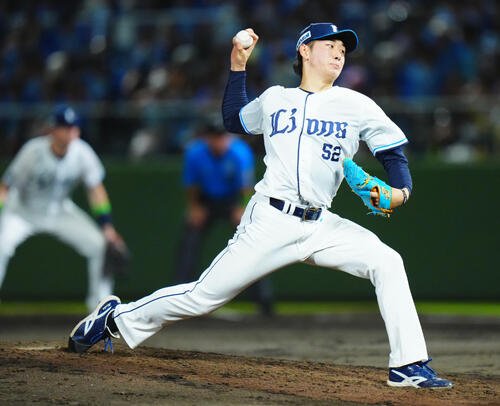 西武対楽天　7回表、西武3番手で登板し20H目を挙げた篠原響(撮影･垰建太)