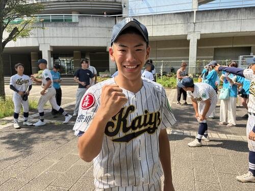 伊勢原対連合チーム　青葉総合･釜利谷･永谷･横浜明朋･三浦初声･海洋科学　1回戦突破でガッツポーズをみせる主将の海洋科学･赤坂洸翔(撮影･保坂淑子)