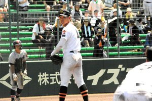 立正大淞南―島根中央　島根中央の塩崎孔耀投手=2026年7月26日午前11時21分、県立浜山、堀田浩一撮影