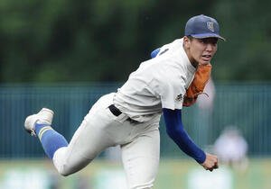 力投する奈良大付先発の新城楓雅(撮影･前田充)