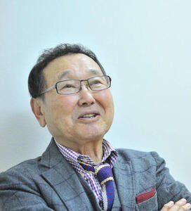 高校野球について話していた板東英二さん(2017年2月撮影)