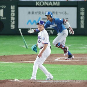 全セ対全パ　5回表全パ無死二塁、万波中正に適時打を浴びる大野雄大(撮影･宮地輝)
