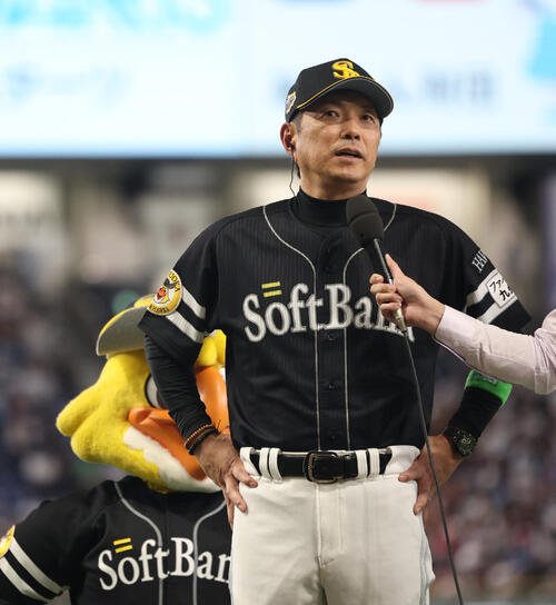 全セ対全パ　試合後インタビューに臨む全パ小久保裕紀監督(撮影･河田真司)