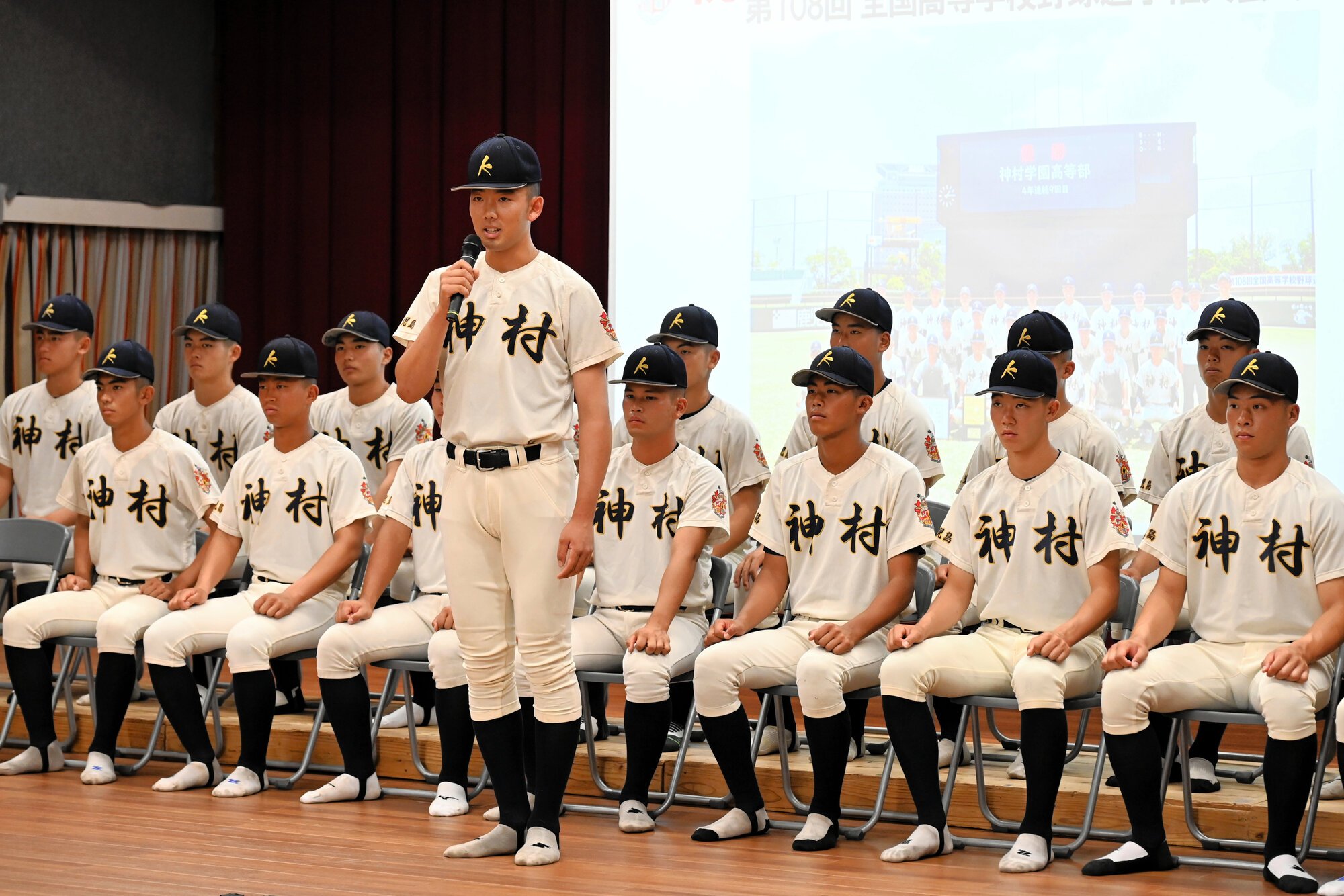 壮行式であいさつする梶山侑孜主将=2026年7月30日午前10時47分、鹿児島県いちき串木野市別府、大村久撮影