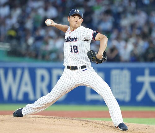 ヤクルト対阪神　先発し力投するヤクルト奥川恭伸(撮影･増田悦実)
