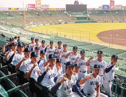 甲子園球場での活躍を誓う有明ナイン(7月31日撮影)