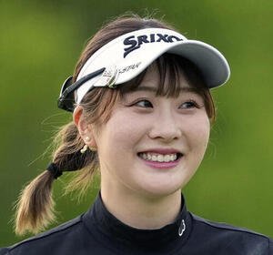 笑顔を見せる都玲華(2026年5月撮影)
