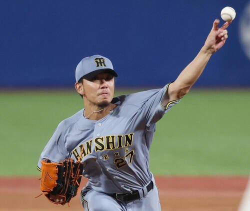 ヤクルト対阪神　先発し力投する阪神伊藤将司(撮影･増田悦実)