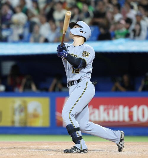 ヤクルト対阪神　4回表阪神1死、本塁打を放つ坂本誠志郎(撮影･宮地輝)