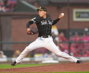 楽天対ソフトバンク　力投するソフトバンク先発の前田悠伍(撮影･足立雅史)