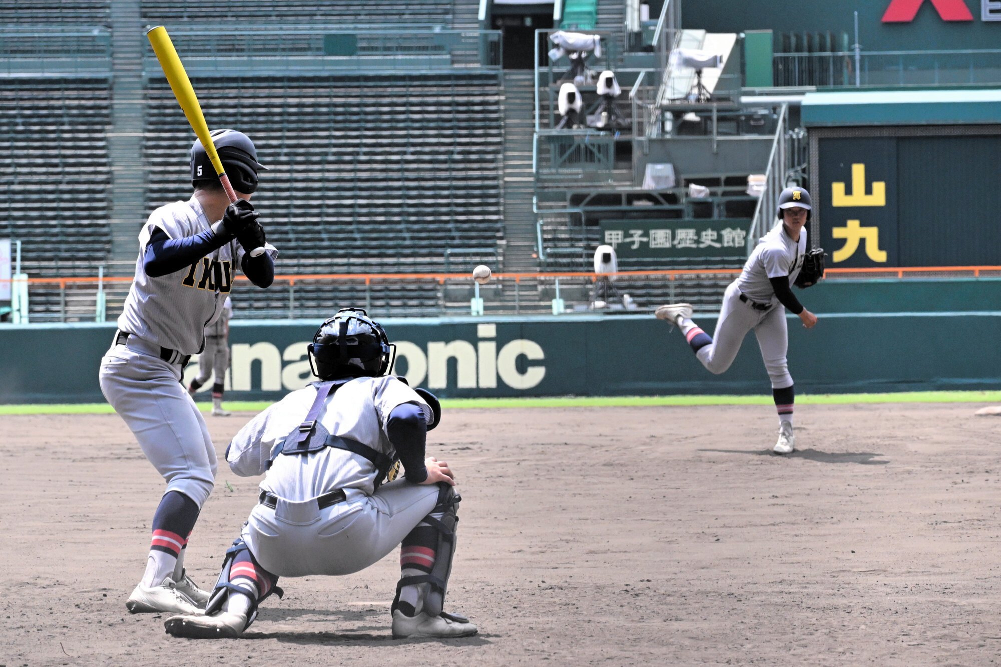 阪神甲子園球場で練習する仙台育英の選手ら=2026年8月2日、兵庫県西宮市、三村悠撮影
