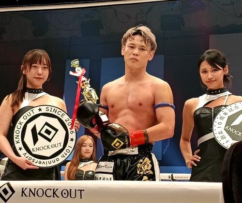 1回30秒で勝利した漁鬼(中央)