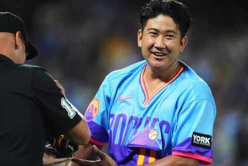 31日ロイヤルズ戦で11勝目を挙げたロッキーズ菅野智之(AP)