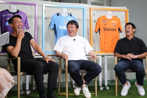 静岡朝日テレビのスポーツ番組｢スポーツパラダイス｣で対談した、左から藤枝槙野監督、磐田秋葉監督、清水吉田監督