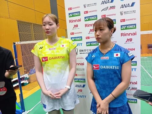 女子ダブルスの福島由紀(右)、松本麻佑組