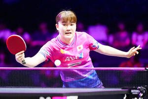 女子シングルス1回戦でウェールズのハーシーと対戦する大藤沙月(撮影･江口和貴)