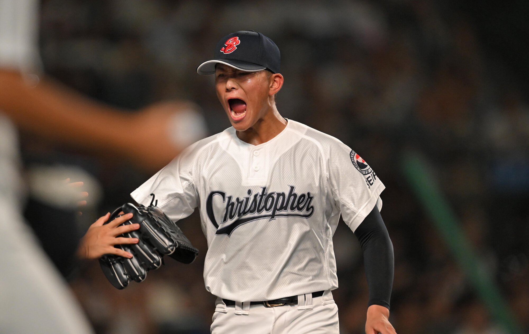 佐野日大―聖隷クリストファー　五回表佐野日大2死満塁、ピンチを防ぎ、声を張り上げる聖隷クリストファーの高部