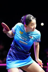 女子シングルス2回戦で中国の陳熠と対戦する張本美和(撮影･江口和貴)
