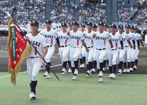 開会式で行進する有明の選手たち(2026年8月5日撮影･前田充)