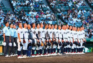 有明対立命館宇治　勝利し校歌を斉唱する有明の選手たち(撮影･野上伸悟)