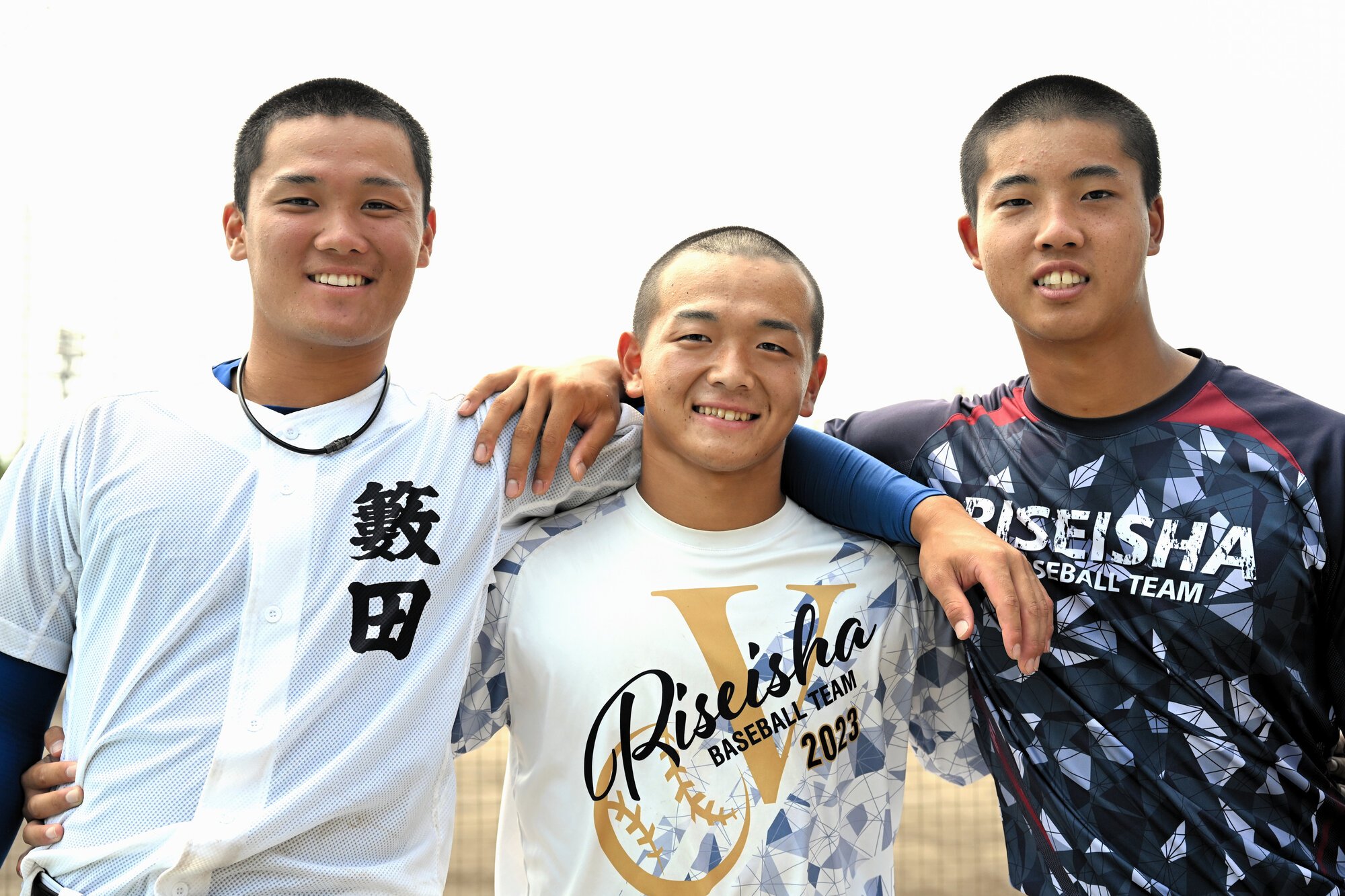 今大会、履正社の応援団長を務める(左から)藪田幹大さん、福冨虎太郎さん、平瀬侑樹さん=大阪府茨木市、鳥尾祐太撮影
