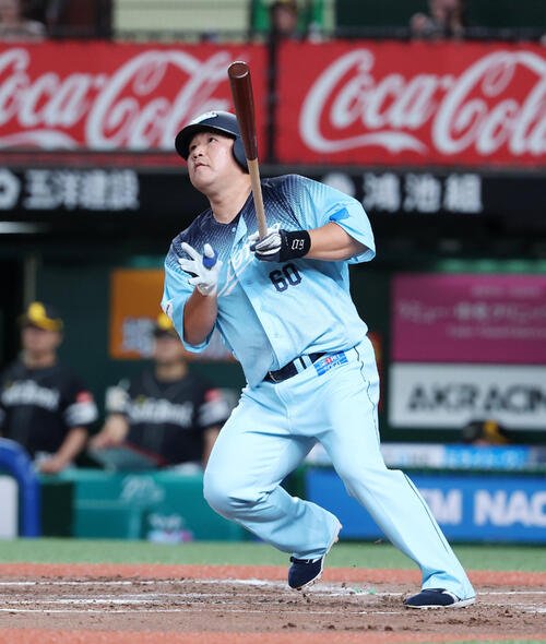 西武対ソフトバンク　1回裏西武2死一塁、中村剛也は遊飛(撮影･鈴木正人)