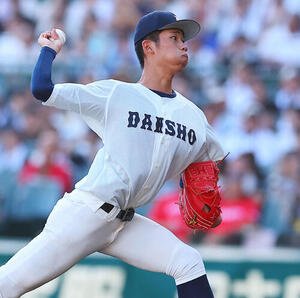 大分商対日本文理　力投する大分商･平田玲翔(撮影･野上伸悟)
