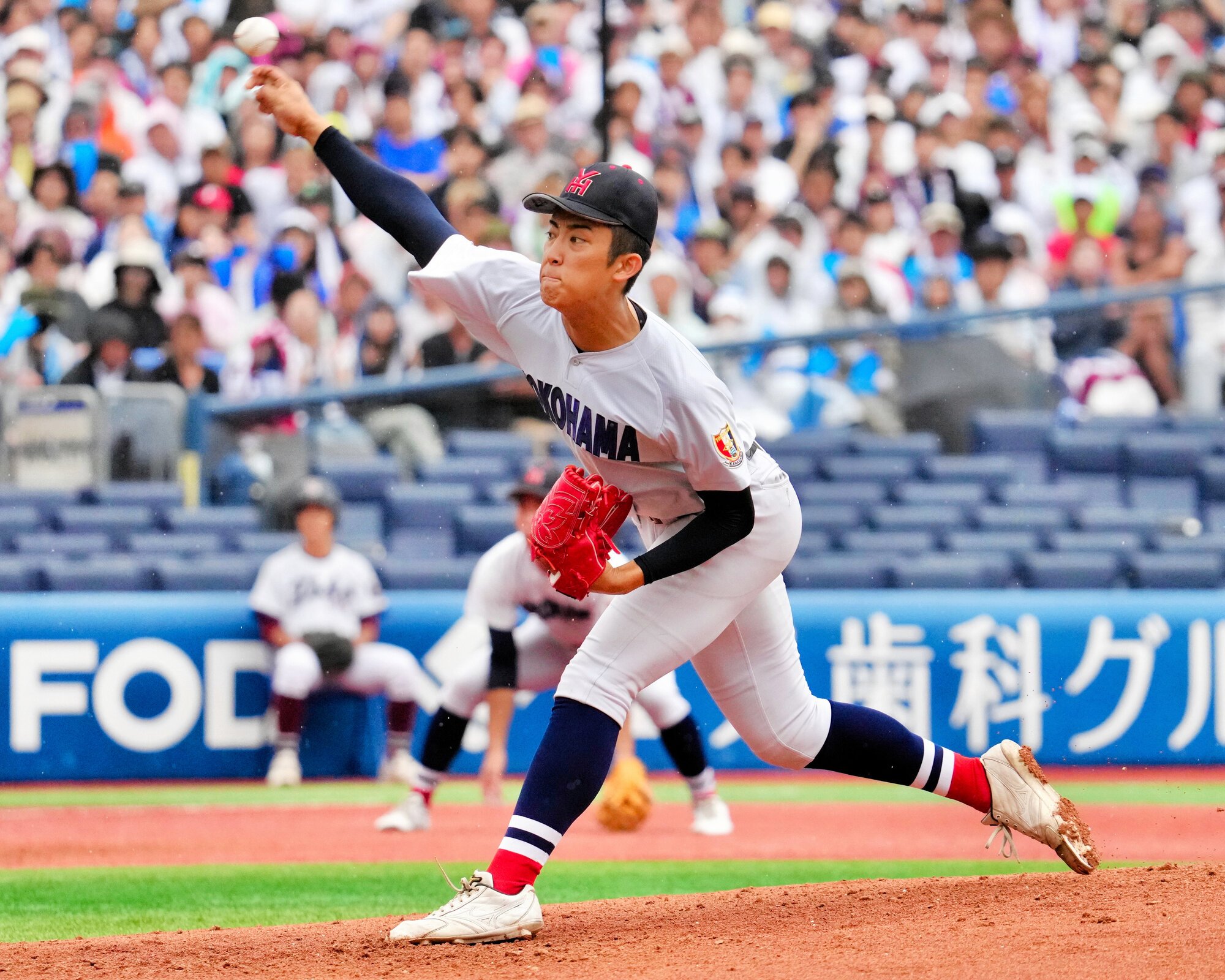 横浜―桐光学園　先発登板する横浜の織田=2026年7月26日午後2時44分、横浜スタジアム、大賀章好氏撮影