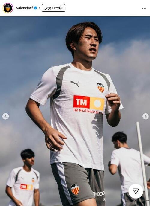 トレーニング中の佐藤龍之介(バレンシア公式インスタグラムから)