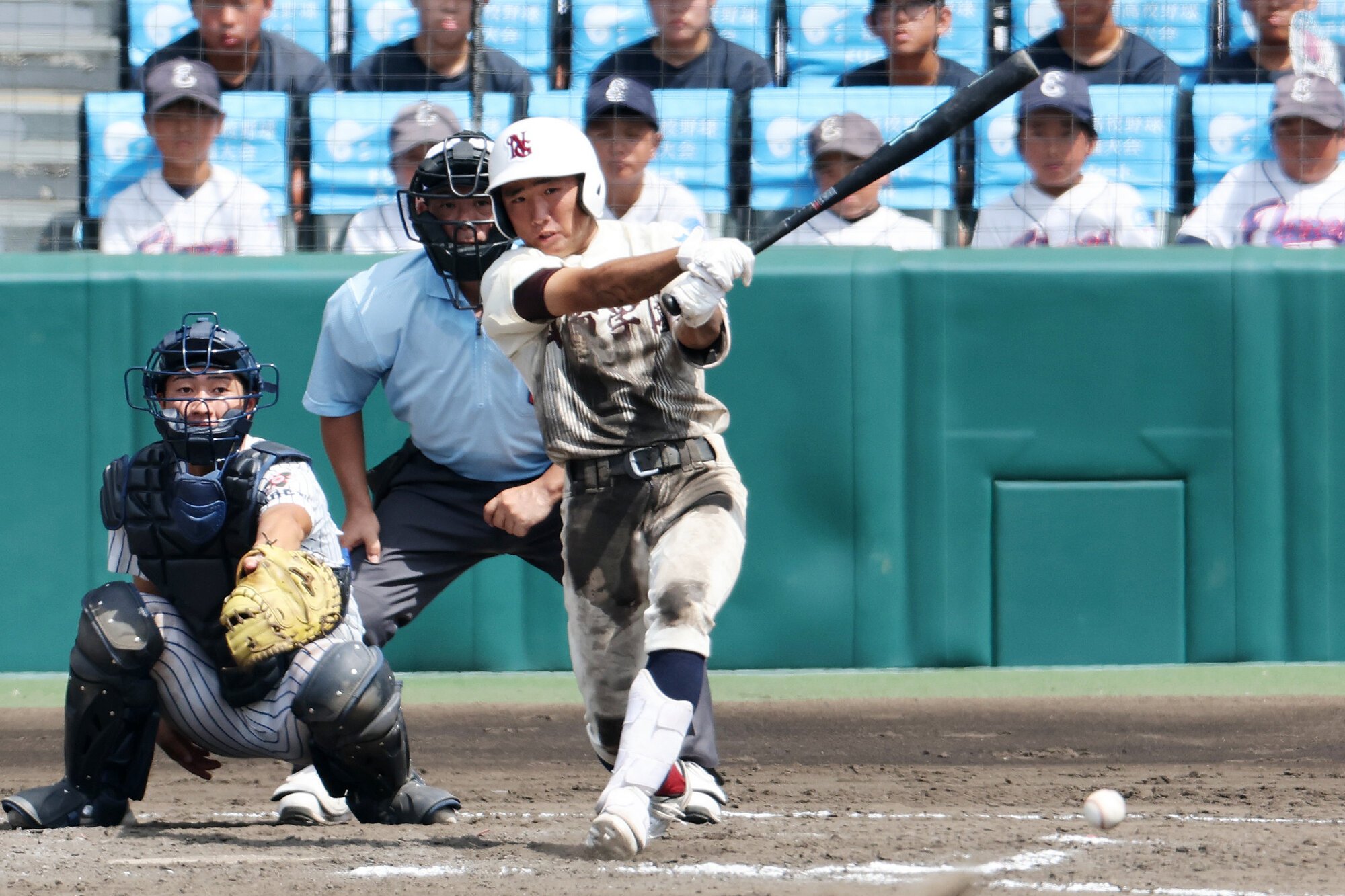 明徳義塾―日南学園　九回裏日南学園2死一、二塁、豊丸は左前にサヨナラ安打を放つ