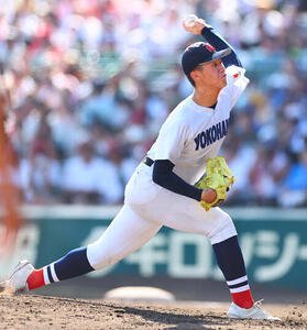 横浜対沖縄尚学　力投する沖縄尚学･久高大瑚(撮影･野上伸悟)