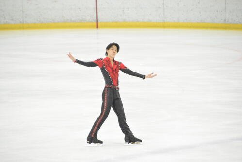 シニア男子フリーで演技する大島光翔
