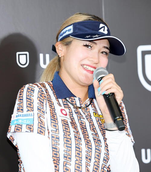 メジャー初優勝し会見に臨む桑木志帆(2026年8月4日撮影)