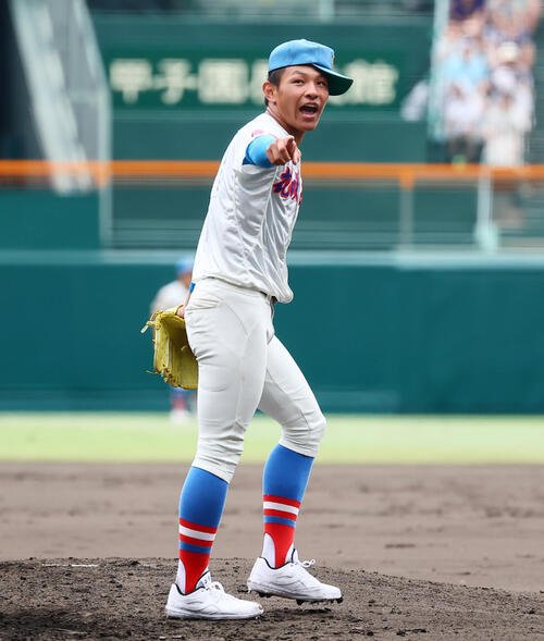 仙台育英対花咲徳栄　仙台育英戦に先発する花咲徳栄の黒川凌大(撮影･加藤哉)