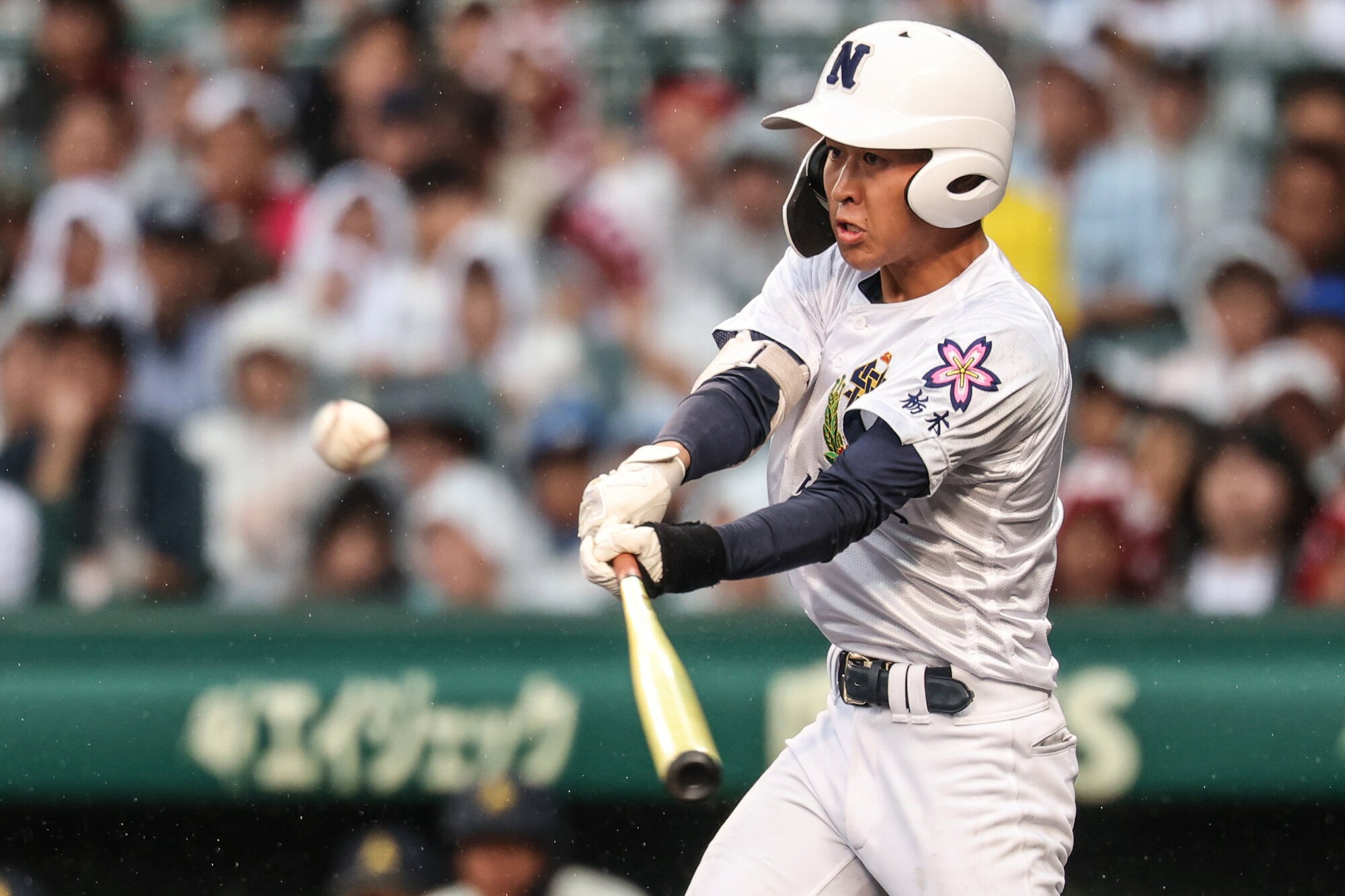 佐野日大―神村学園　三回表佐野日大2死一、三塁、桜岡は2点適時三塁打を放つ=内田光撮影