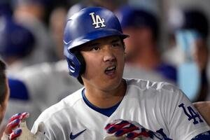 27号2ランを放ち、勇ましい表情を見せる大谷翔平(AP)