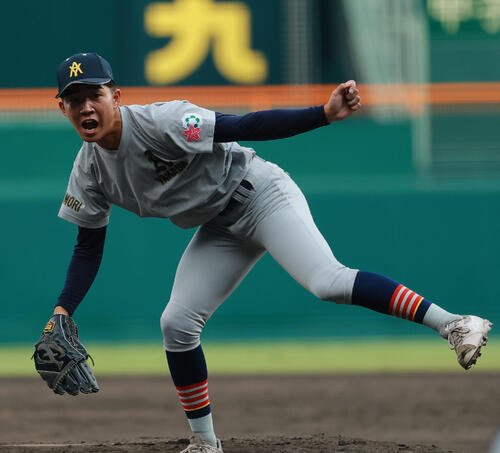 青森山田対東日本国際大昌平　5回途中、青森山田3番手で登板する川久保昂直(撮影･上山淳一)