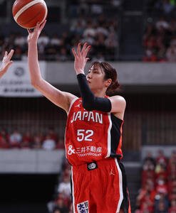 日本対韓国　2Q、シュートを放つ宮沢夕貴(撮影･増田悦実)