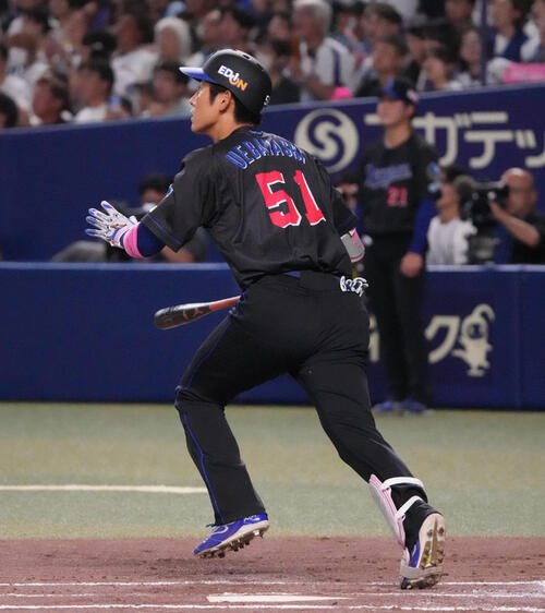 中日対DeNA 1回裏中日2死、本塁打を放つ上林誠知(撮影･森本幸一)