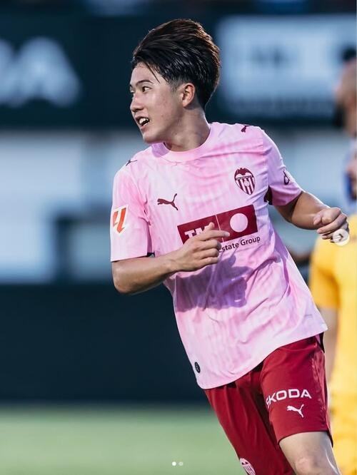 得点を決めた佐藤龍之介(バレンシアのインスタグラムから)